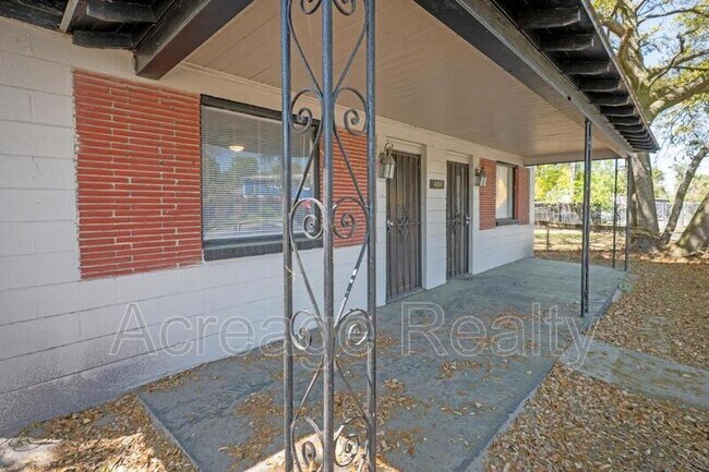 Building Photo - 4114 Moncrief Rd