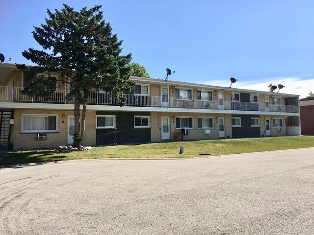 Front Building - 8641 S 82nd Ct