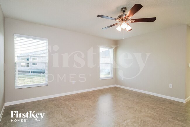 Foto del edificio - 349 S Haven Ct