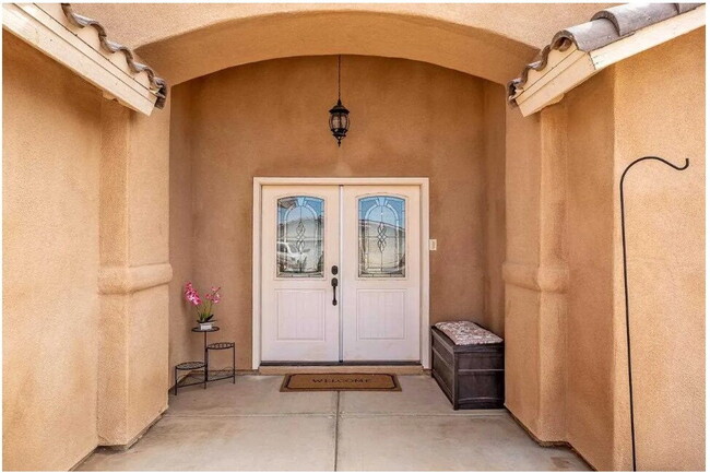 Building Photo - "Stunning 3-Bedroom, 2-Bathroom Home in th...