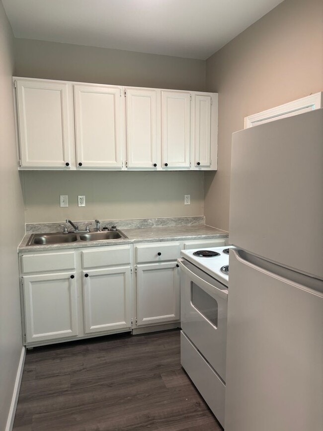 Building Photo - 1200 N 8th St