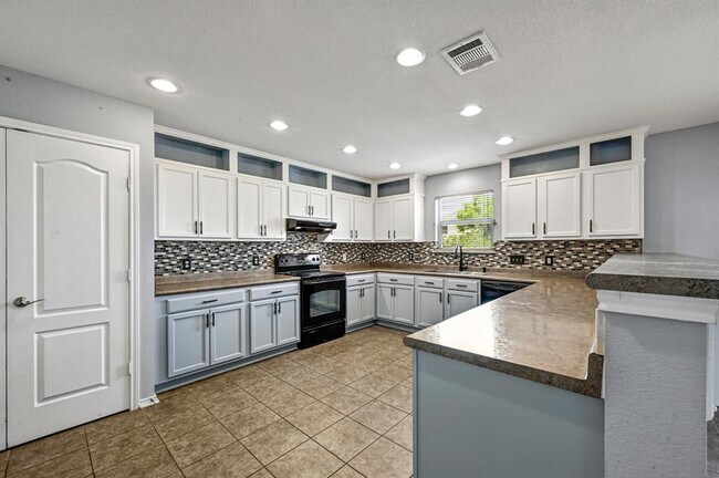 Foto del edificio - 214 Briarwood Dr