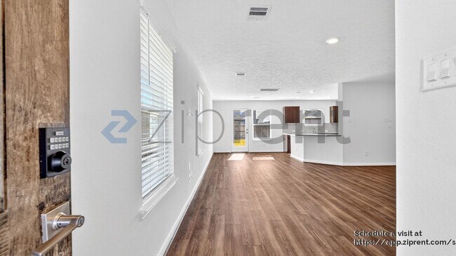 Foto del edificio - 12338 Seybold Cv Dr