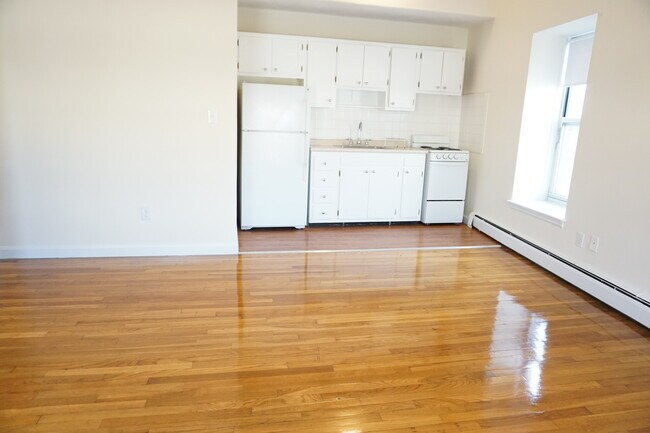 Foto del edificio - 180 N Beacon St
