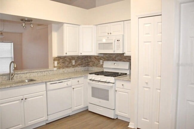 Building Photo - 14917 Margaux Dr