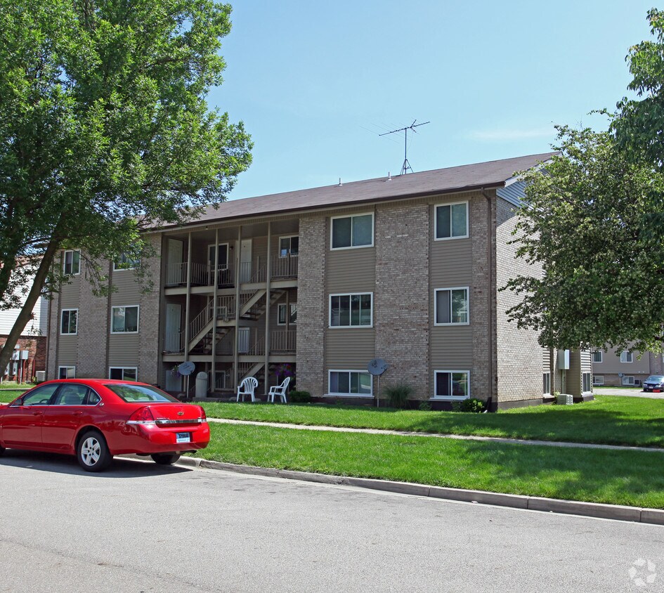 100 W Van Lake Dr, Vandalia, OH 45377 Apartments in Vandalia, OH