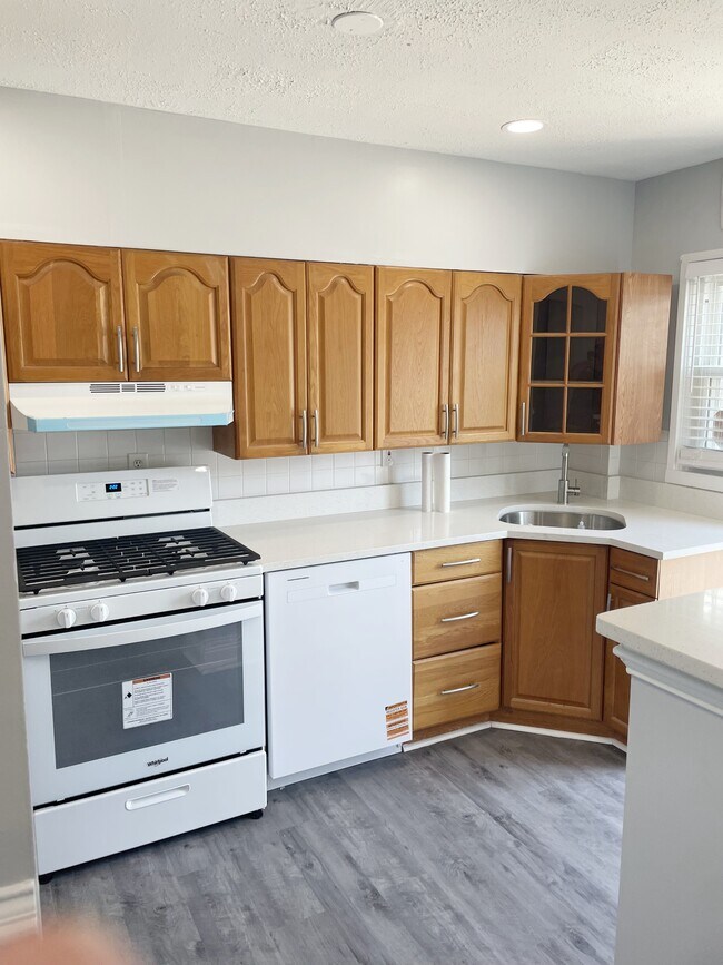 Foto del edificio - 7843 Lockwood Rd
