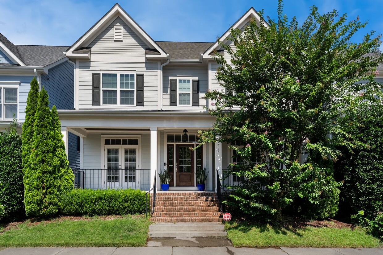 Available Early April! Gorgeous Updated 5-Bedroom, 5-Ba in the Desirable Amberly Community! - Available Early April! Gorgeous Updated 5-Bedroom, 5-Ba in the Desirable Amberly Community!