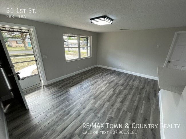 Foto del edificio - 31 E 1st St