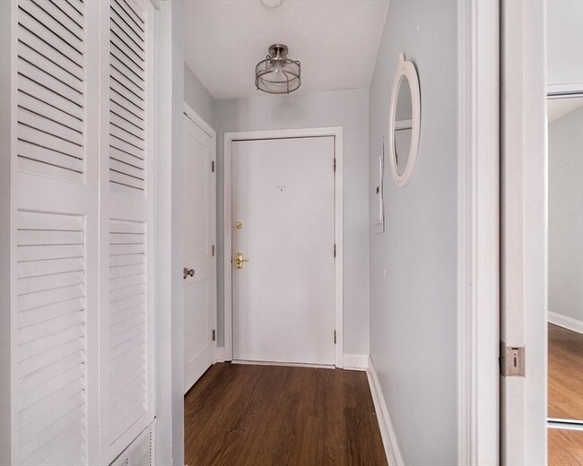 Building Photo - 188 North St