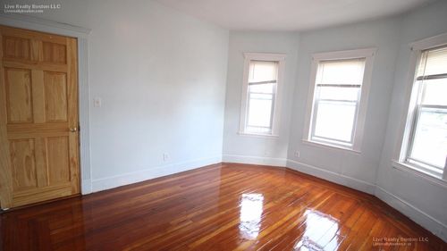 Primary Photo - 33 Litchfield St