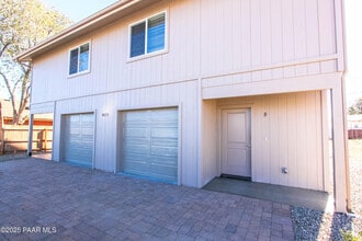 Building Photo - 8571 Spouse Dr