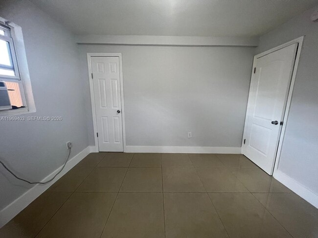 Foto del edificio - 1285 NW 60th St