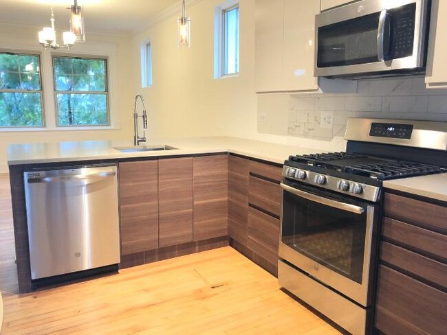 Foto del edificio - 5330 N Kenmore Ave