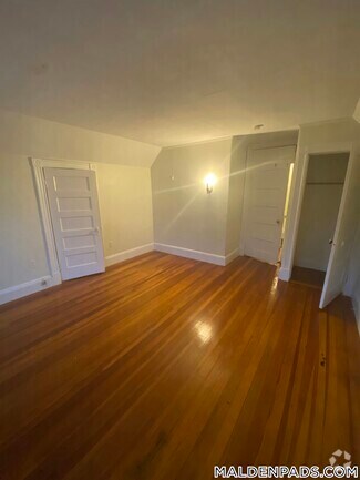 Building Photo - 40 Cedar St