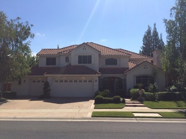 Primary Photo - Executive Home for the Holidays! (Pool)