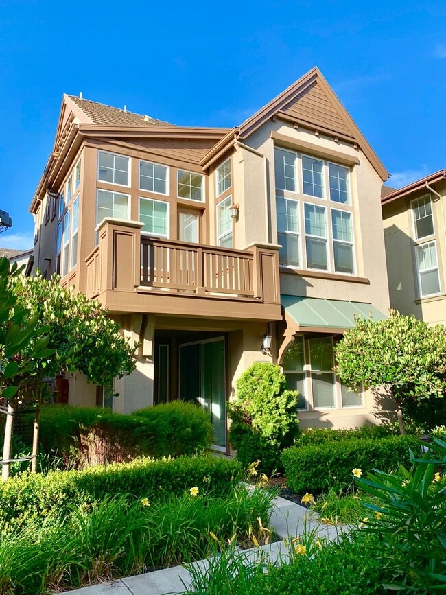 Perfect Shape Large 3 Story Single Family ... - Perfect Shape Large 3 Story Single Family ... House