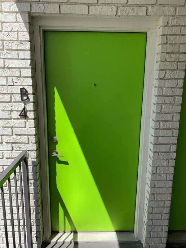 Foto del edificio - 880 N Highland Ave NE