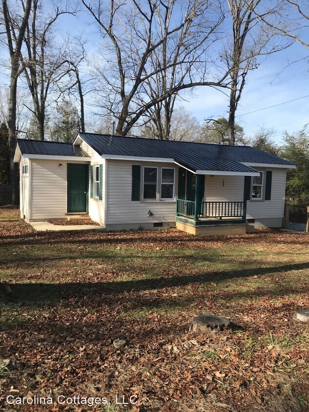 2 br, 1 bath House 108 Nello Avenue House Rental in East Flat Rock