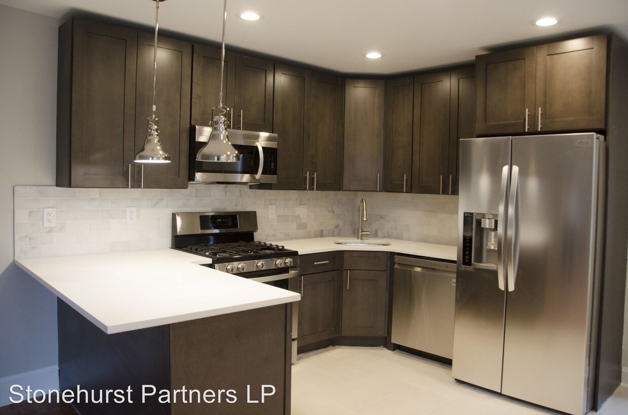 Foto principal - 419-423 S 45th St