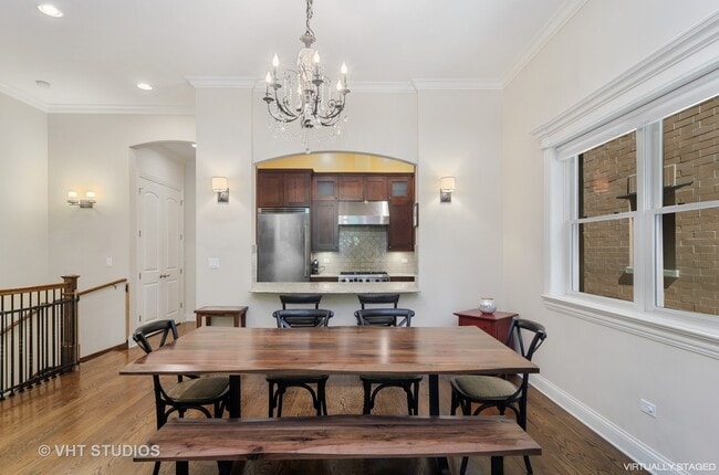 Building Photo - 106 S Sangamon St