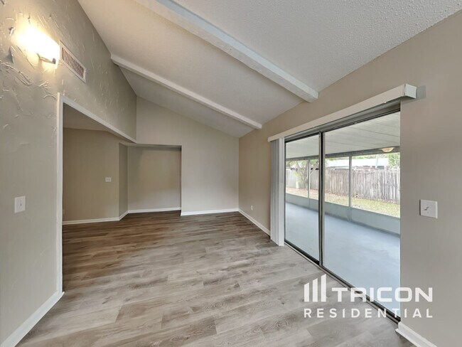 Foto del edificio - 405 Silver Hill Dr