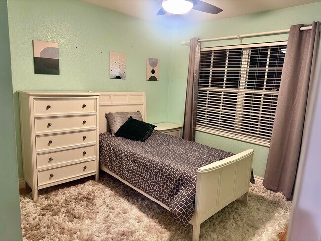 Foto del edificio - 1622 S Club Dr