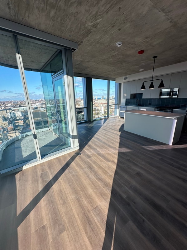 Foto del edificio - 315 N May St