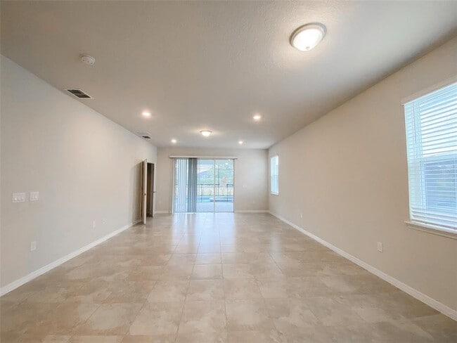 Building Photo - 7287 Oakmoss Loop