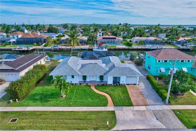 Foto del edificio - 827 Chestnut Ct