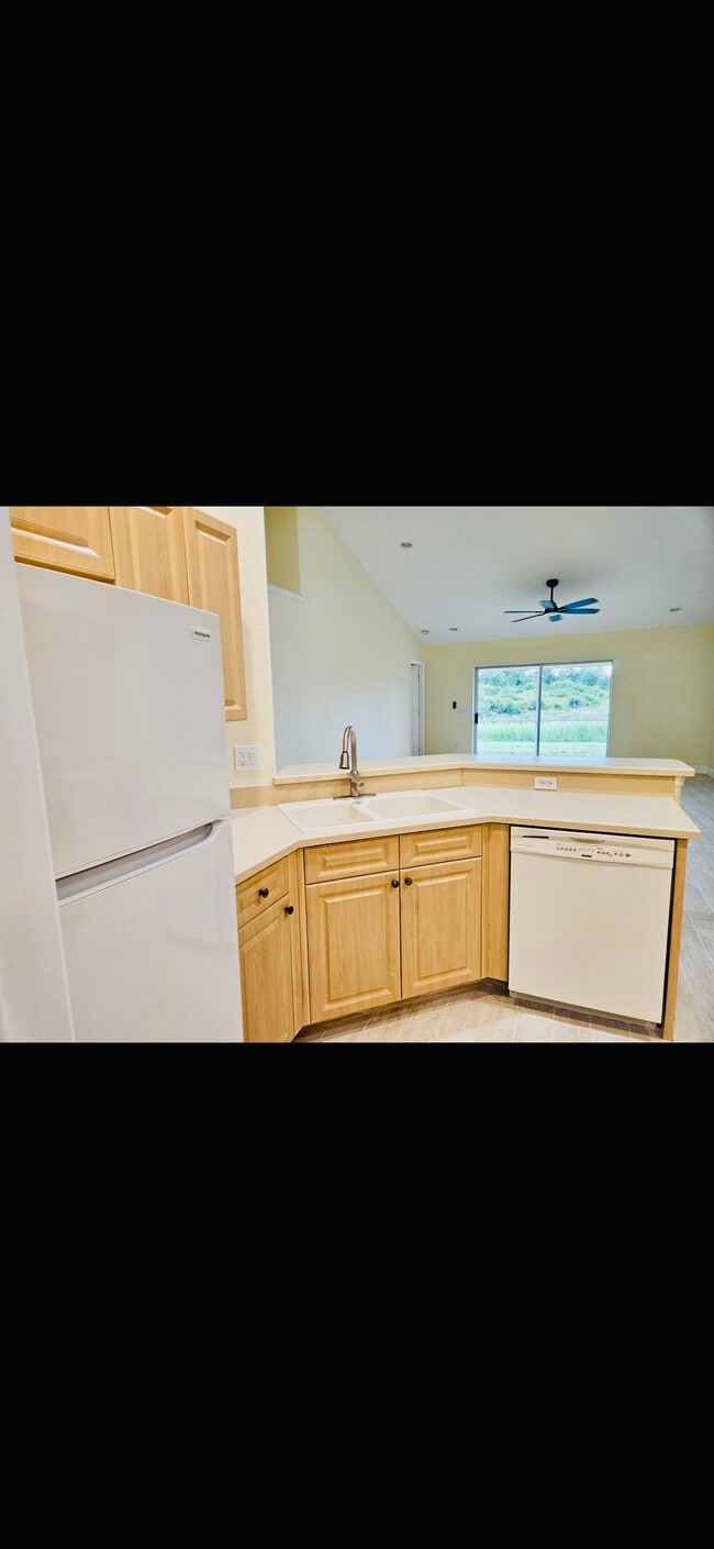 Foto del edificio - 9333 Agate St