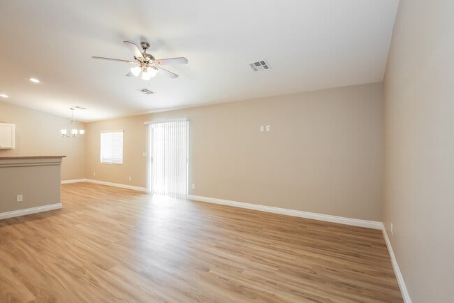 Foto del edificio - 5113 Pebble Rim St