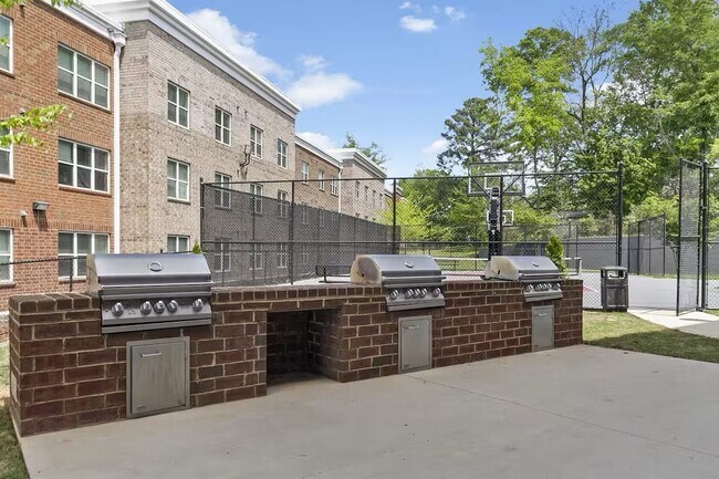 Foto del edificio - 680 6th Ave NE