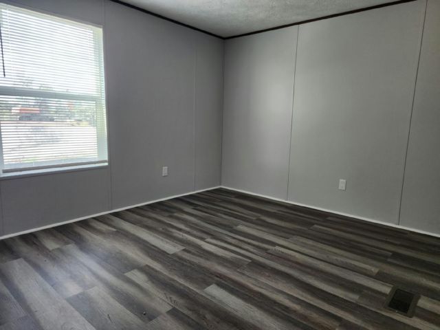 Foto del edificio - 10814 Bryan Rd