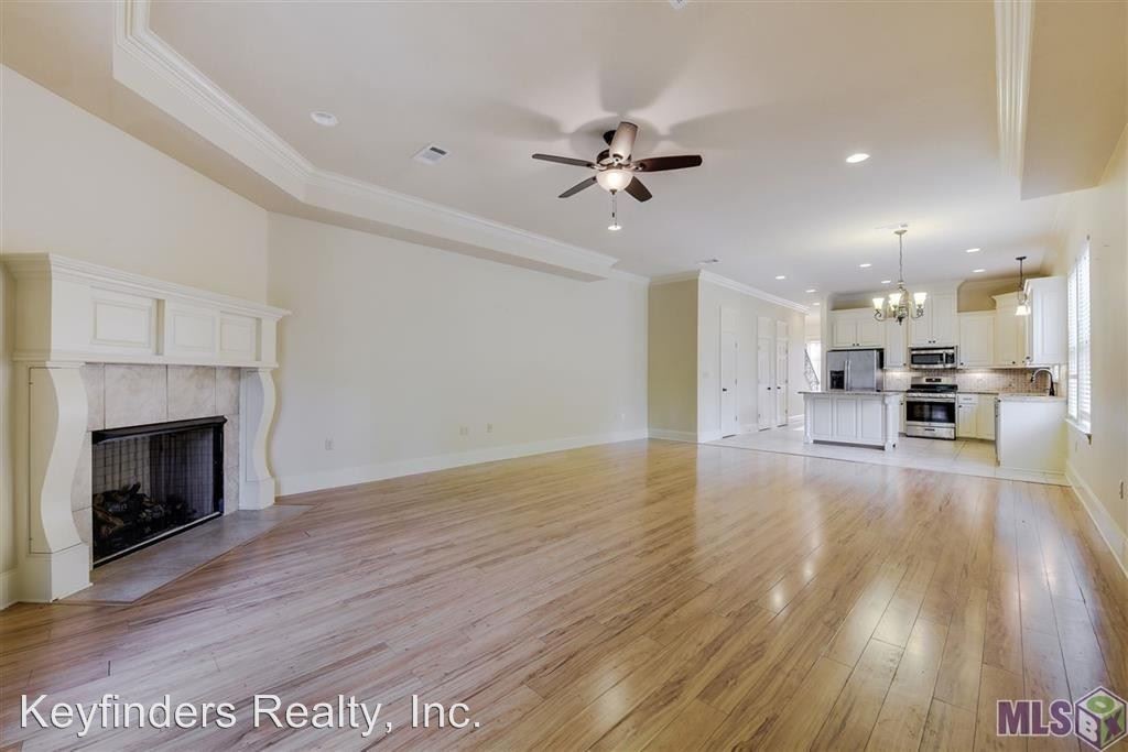 Primary Photo - 17310 De Gage Dr