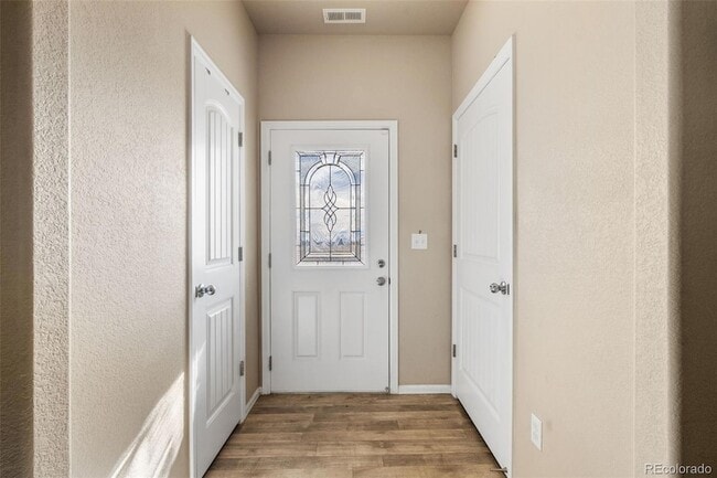 Building Photo - 7643 Sand Lake Heights