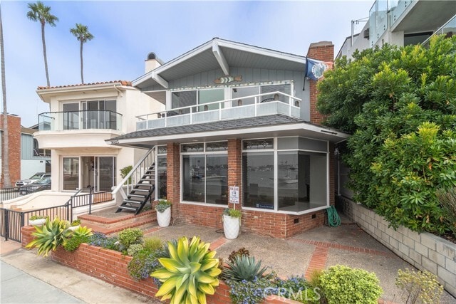 Primary Photo - 302 S Bay Front