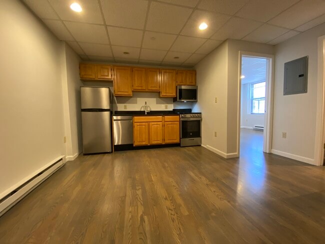 Building Photo - 121 Jersey St