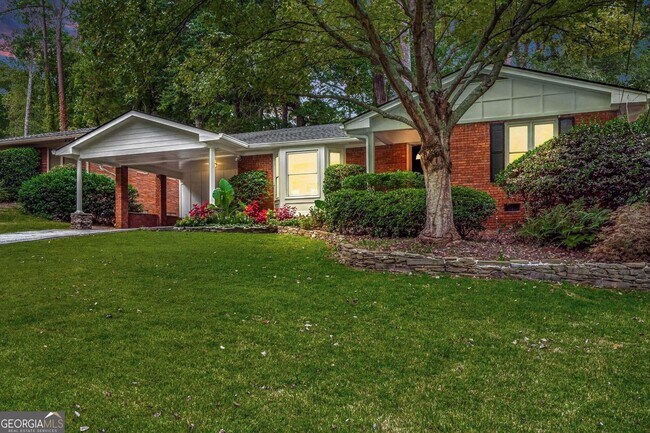 Foto del edificio - 1866 Wildwood Pl NE