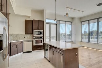 Building Photo - 360 E Desert Inn Rd