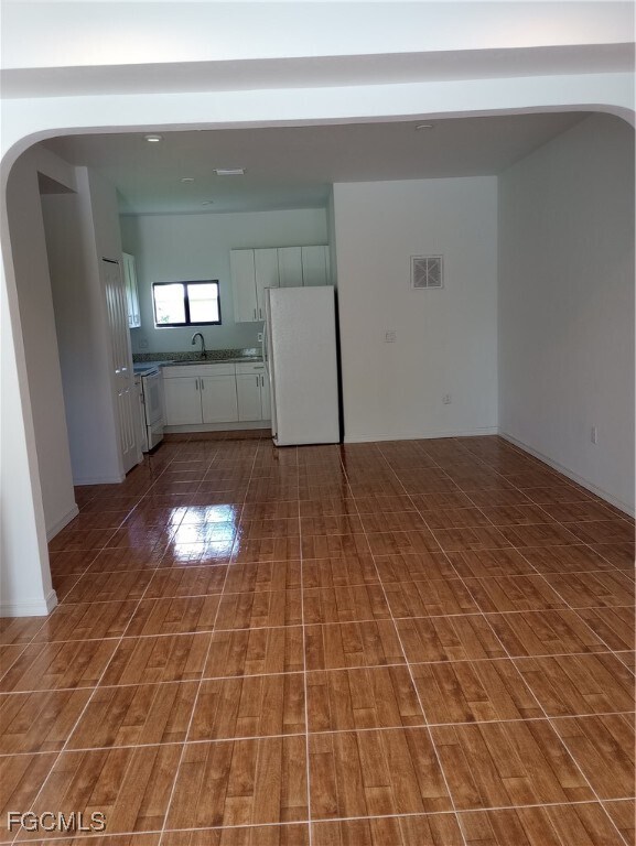 Foto del edificio - 423 Canyon Dr S