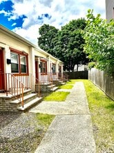 Building Photo - 31-33-33 Tillinghast St