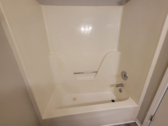Foto del edificio - 630-632-632 Country Squire Ct