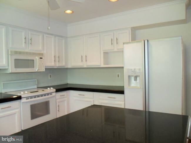 Foto del edificio - 77 Woodmont Dr