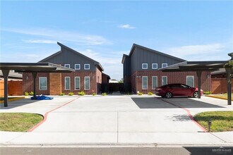 Building Photo - 9 Hidden Hls St