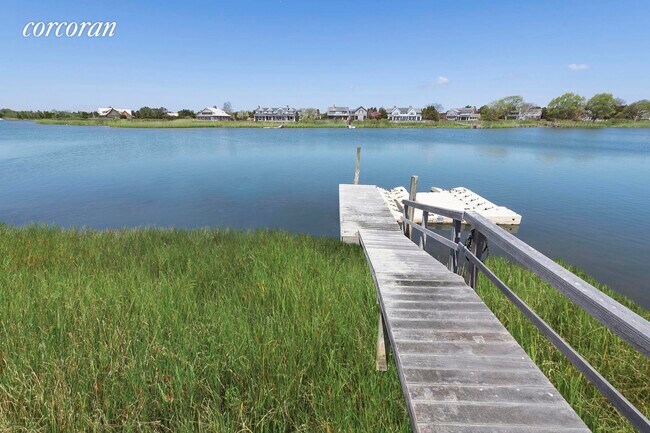 Building Photo - 120 Bay Ln