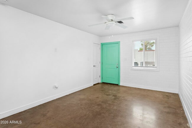 Building Photo - 1646 E McKinley St