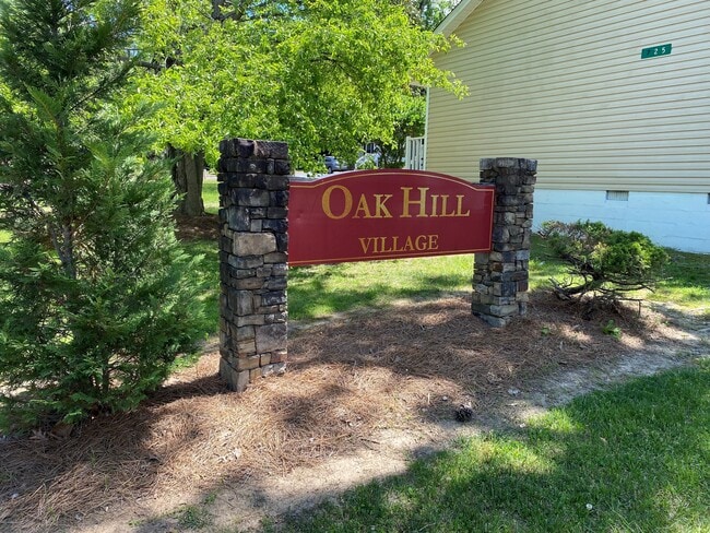 Building Photo - Oak Hill Village