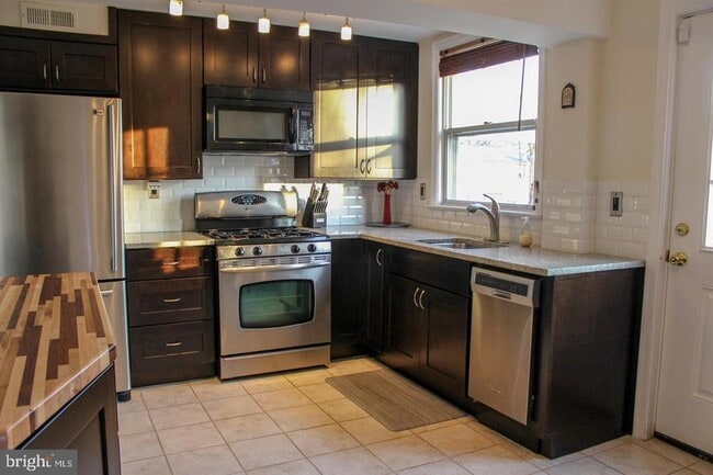 Foto del edificio - 3616 Kemper Rd