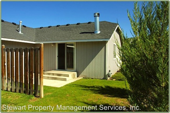 Building Photo - 5542 Glenridge Way